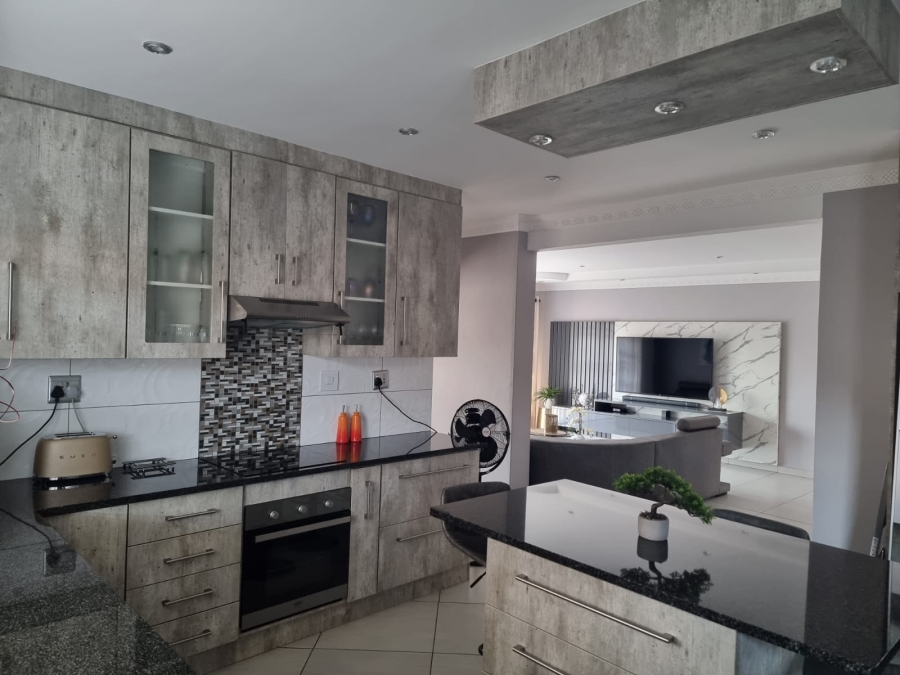 4 Bedroom Property for Sale in Rustenburg Central North West